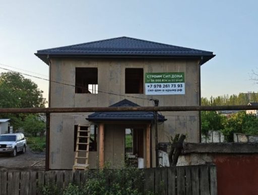 Строительство СИП дома и монтаж кровли в Донецке завершены
