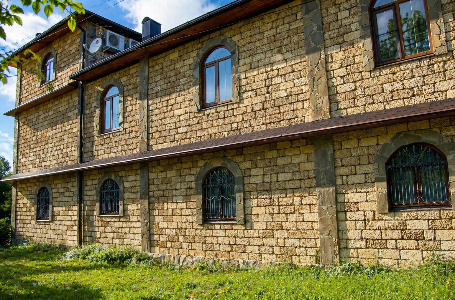 Строительство домов из ракушечника в Крыму Строительство домов из ракушечника в Крыму