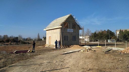 Строящийся СИП дом в городе Саки