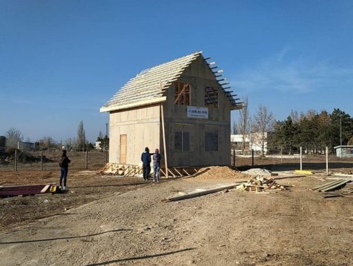 Строящийся СИП дом в городе Саки