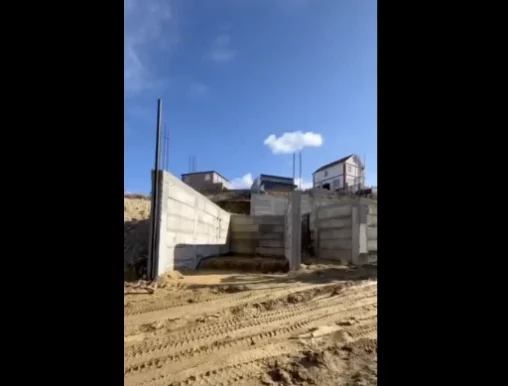 Бетонный фундамент или свайный на склоне?